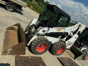 Šmykom riadený nakladač Bobcat S530