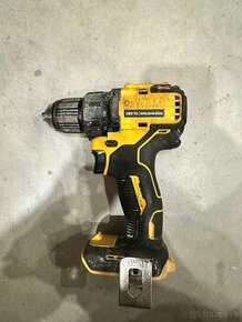 Dewalt uťahovačka a baterky - 1