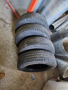 Predám letné pneumatiky na dodávku 215/70 r15c