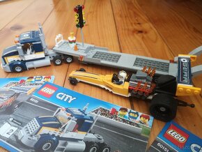 LEGO City 60151 Transportér dragsterov