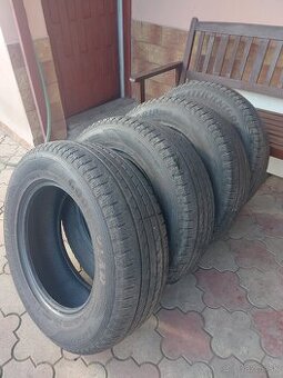 Predám pneumatiky Goodyear EfficientGrip SUV 245/65 R17