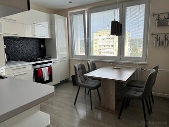 Moderný 3-izbový byt na prenájom / 3-Room Apartment for rent