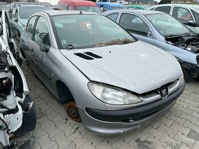 Lacno rozpredám Peugeot 206 1998-2010 na náhradné diely - 1