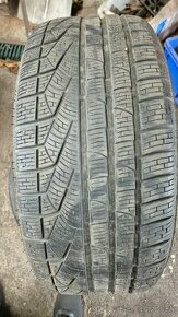 255/40R18 RF - 1