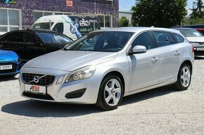 Volvo V60 D5 AWD Momentum Geartronic - 1