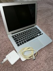 MacBook Air 13.3" - Early 2015 - 1