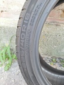 225/40 R18 - 1