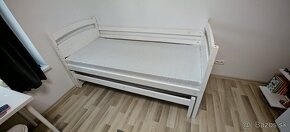 Predám bielu posteľ z masívu a 2 matrace ( š 90 cm )