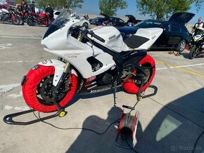 Yamaha R6 okruhovka