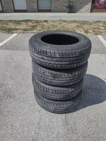 Pneumatiky na dojazd 185/65 r15 Barum - spolu 15€ - 1