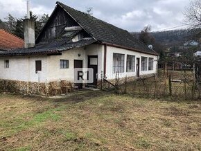 Starý rodinný dom s veľkým pozemkom výmery 1 505 m2, intravi