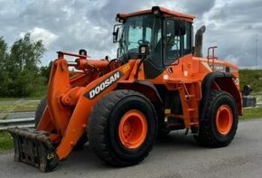 čelný kolesový nakladač Doosan DL300-5