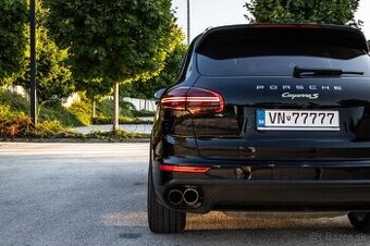 Porsche Cayenne e-hybrid 438 HP