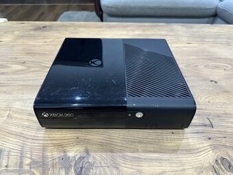 XBOX 360E 4GB bez príslušenstva