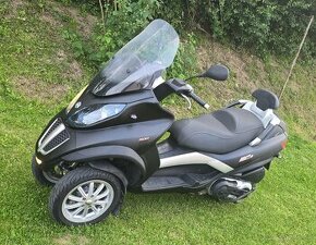 Piaggio MP3 500