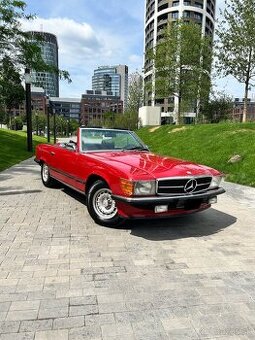 Mercedes-Benz 450SL V8 W107