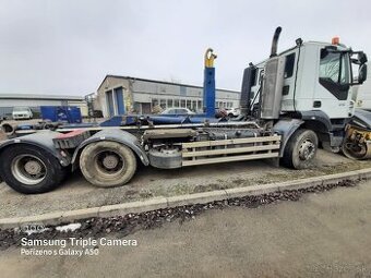 IVECO Trakker AD260T41/P hákový nosič kontejnerů ADR