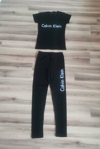 CALVIN KLEIN - nádherná kvalitná súprava (tričko + legíny)