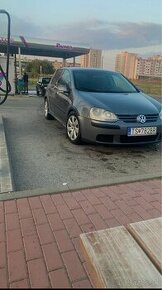 VW GOLF V - 1.9 TDi 4motion