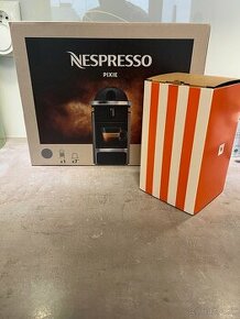 Kavovar Nespresso Pixie + LTD Aeroccino 3 Pantone + 2 šálky