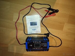 Automatická nabíjačka autobatérií 12V (8A) / 24V (4A)