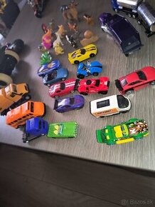 Autíčka hot wheels a ine