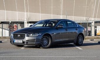 Jaguar XE 2.0 I4D Prestige AT - 1