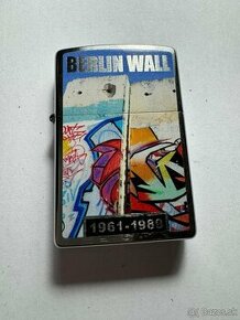 Predám zapaľovač zippo Berlin Wall