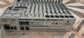 Mixpult BEHRINGER Eurorack UB1832FX-Pro