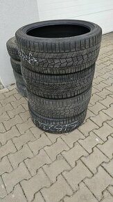 Zimne pneumatiky 225/40 R19 93V