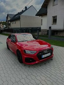 Audi RS4 COMPETITION MATRIX VIRTUAL Red/Black