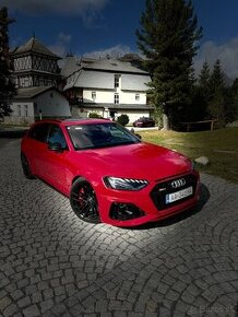 Audi RS4 COMPETITION MATRIX VIRTUAL Red/Black