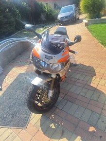 Honda  cbr 900rr sc28