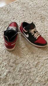 Jordan 1 low bred toe