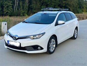 Toyota Auris Touring Sports - 1