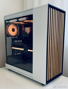 Ryzen 7 7800x3D \32GB RAM \RX 7800XT 16GB\ 1000W Zdroj