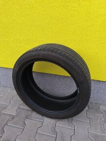 Letné Bridgestone 245/40 R19, DOT 0422