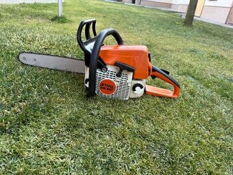 Stihl MS 250 motorová píla