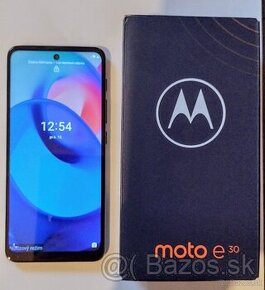 Nová Motorola e 30 .