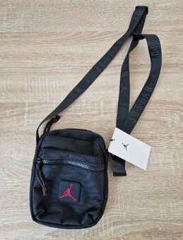 Kapsička Nike Jordan