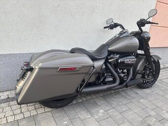 Harley Davidson Road king špeciál - 1