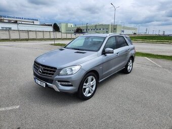 MB ML350 190kW 4x4 r. 2012 najeto 185.000km Tažné 3500kg