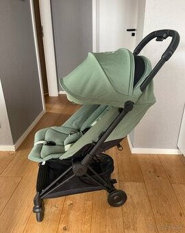 Cybex coya matt black leaf green