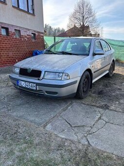 Škoda Octavia 1.6 benzín 55Kw - 1