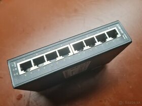 Predam 8 port ethernet switch - 1