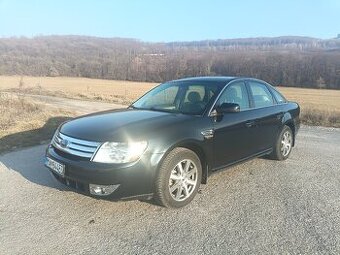 Ford Taurus, 196kw, 4X4