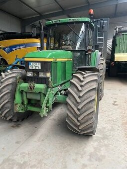 John Deere 6910