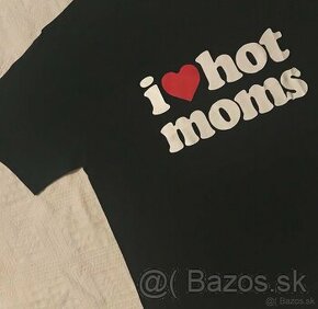 I love hot moms - 1