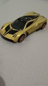 Pagani huayra gold exotik