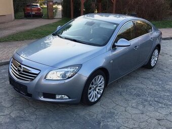 OPEL INSIGNIA 2.0 i TURBO BENZÍN AUTOMAT 220PS